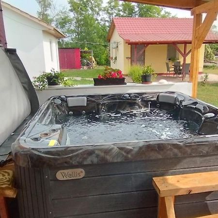 Rakoczi Vendeghaz Apartment Poroszlo Bagian luar foto