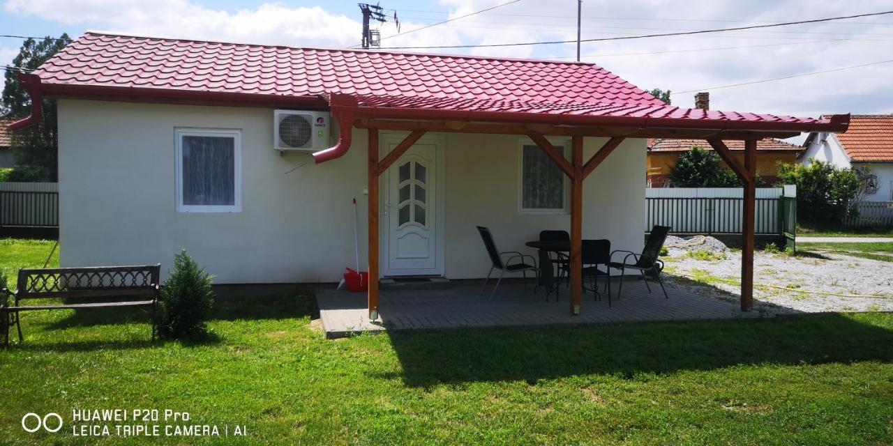 Rakoczi Vendeghaz Apartment Poroszlo Bagian luar foto