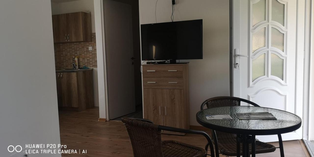 Rakoczi Vendeghaz Apartment Poroszlo Bagian luar foto