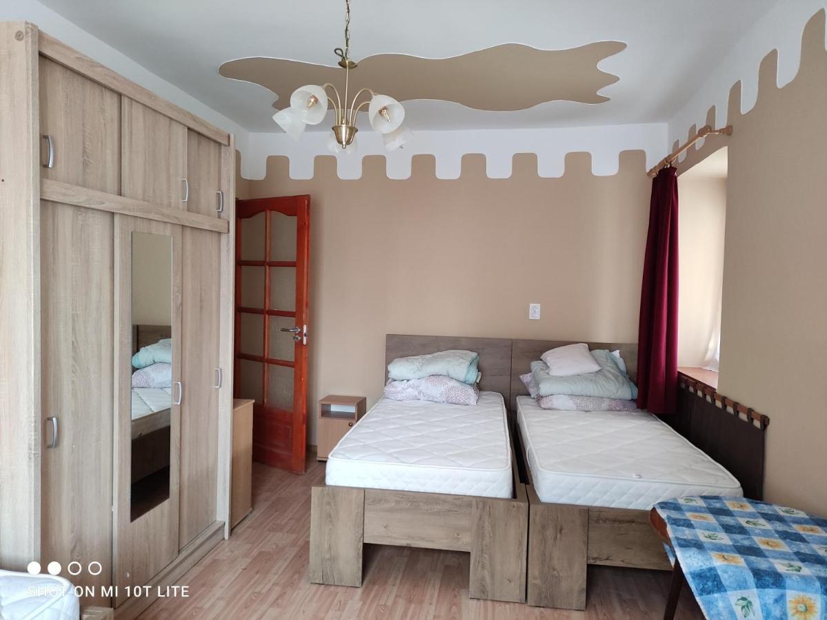 Rakoczi Vendeghaz Apartment Poroszlo Bagian luar foto