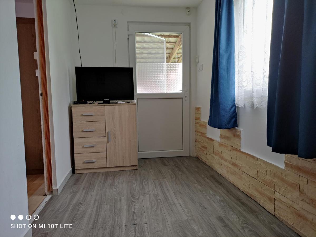 Rakoczi Vendeghaz Apartment Poroszlo Bagian luar foto