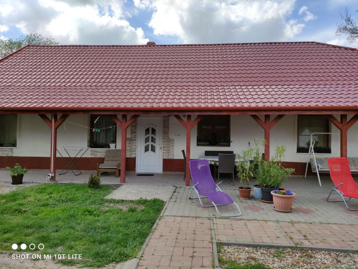 Rakoczi Vendeghaz Apartment Poroszlo Bagian luar foto