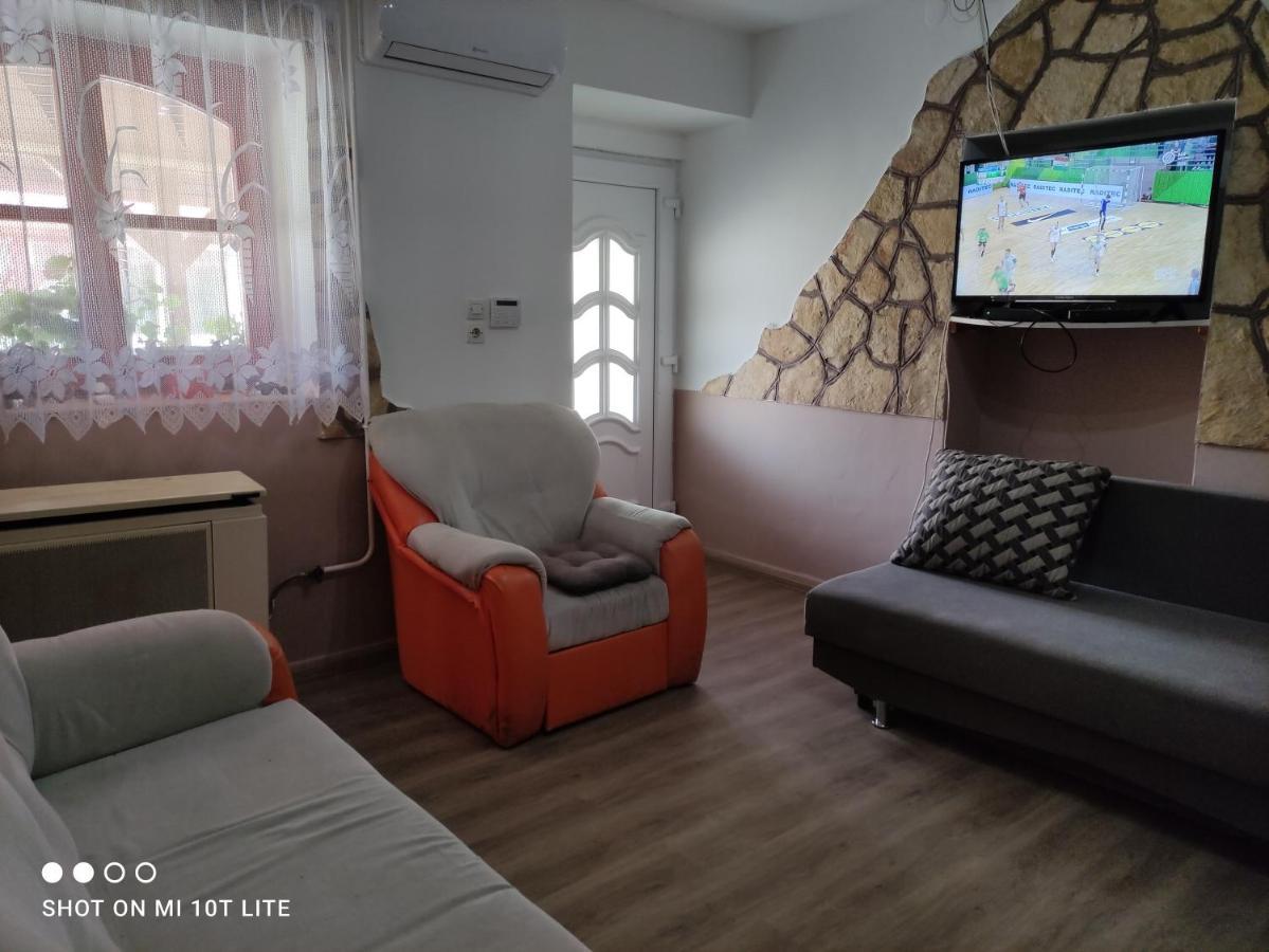 Rakoczi Vendeghaz Apartment Poroszlo Bagian luar foto