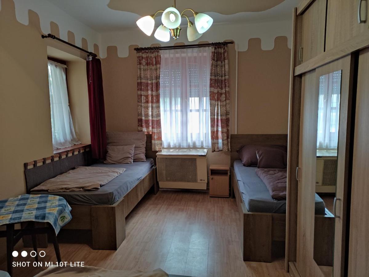 Rakoczi Vendeghaz Apartment Poroszlo Bagian luar foto