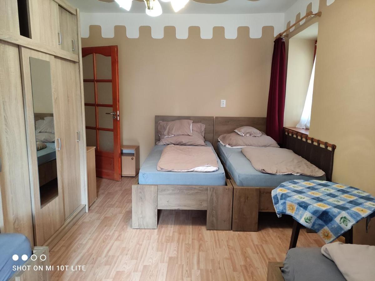 Rakoczi Vendeghaz Apartment Poroszlo Bagian luar foto