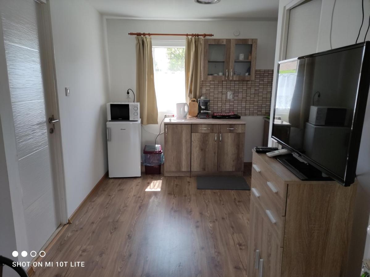 Rakoczi Vendeghaz Apartment Poroszlo Bagian luar foto