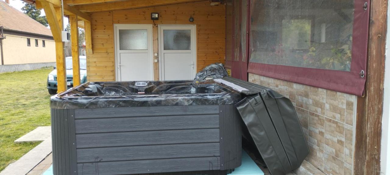 Rakoczi Vendeghaz Apartment Poroszlo Bagian luar foto