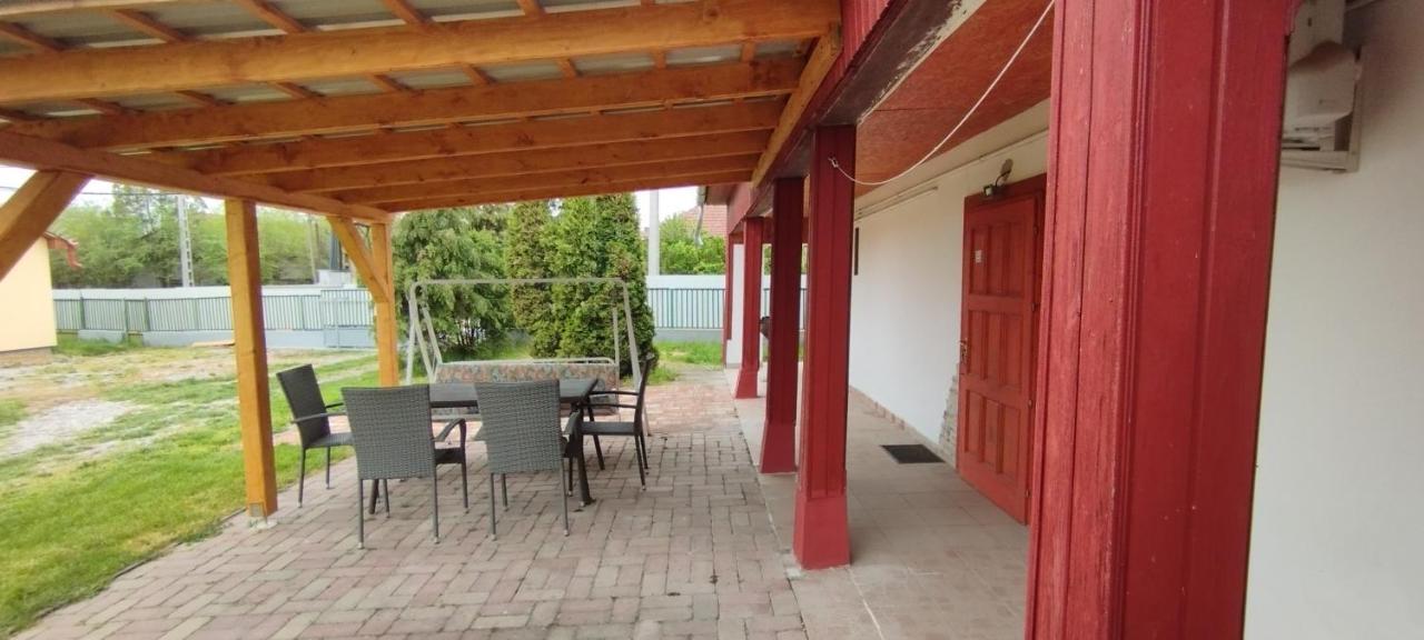 Rakoczi Vendeghaz Apartment Poroszlo Bagian luar foto