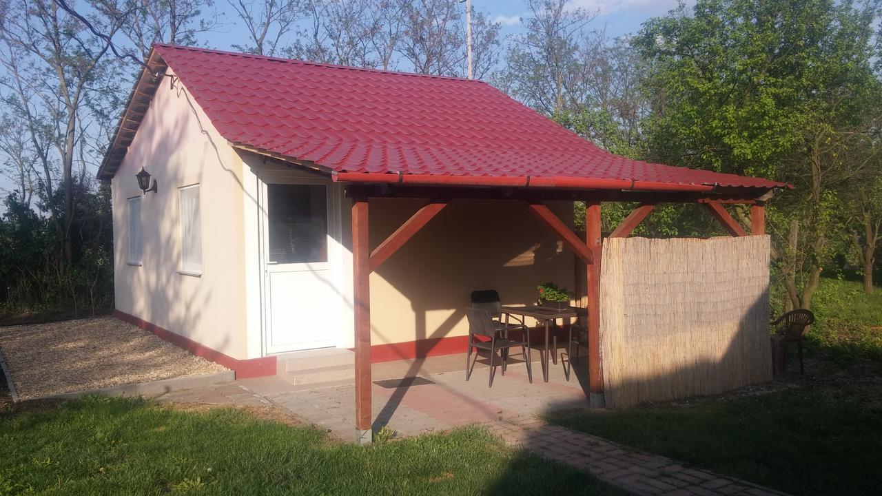 Rakoczi Vendeghaz Apartment Poroszlo Bagian luar foto