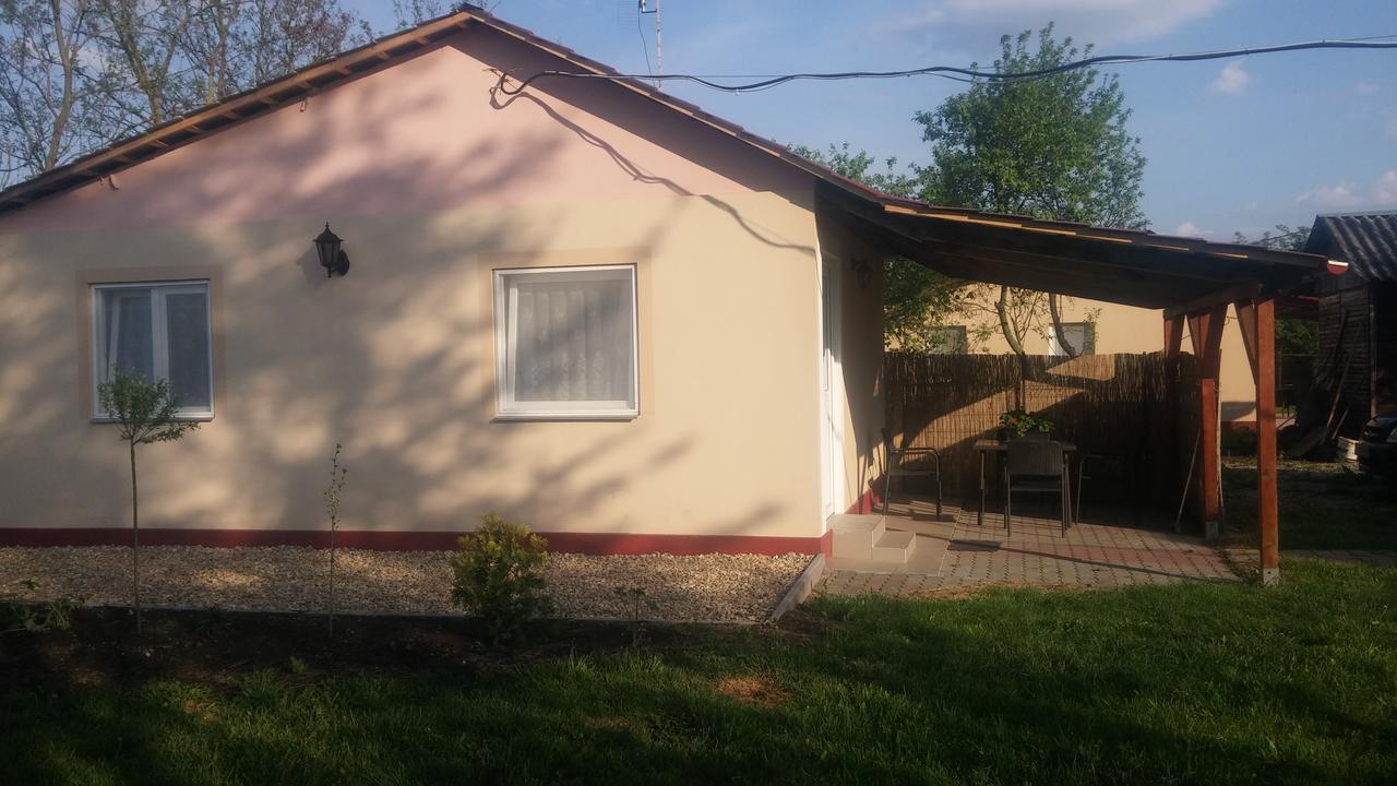 Rakoczi Vendeghaz Apartment Poroszlo Bagian luar foto
